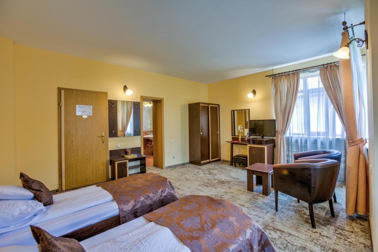 Pensiunea Ambient Brașov Exterior foto